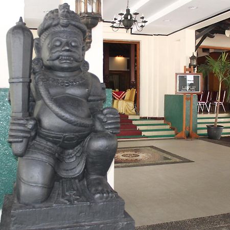 Dana 호텔 Surakarta  외부 사진